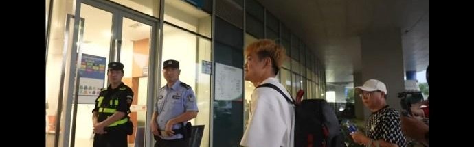 上不上呢？黄紫昌现身今晚苏超常州vs泰州比赛现场